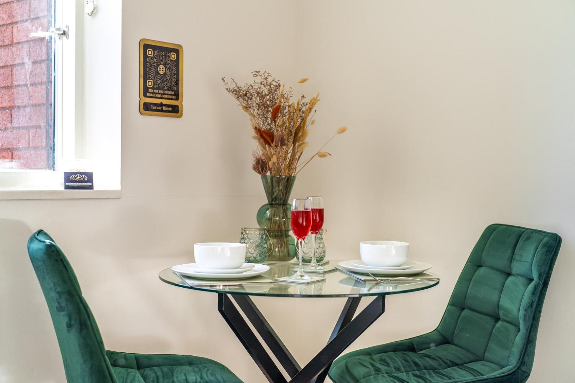 Luxury 1 Bedroom Serviced Apartment With Roof Terrace & Gym Stevenage Luaran gambar