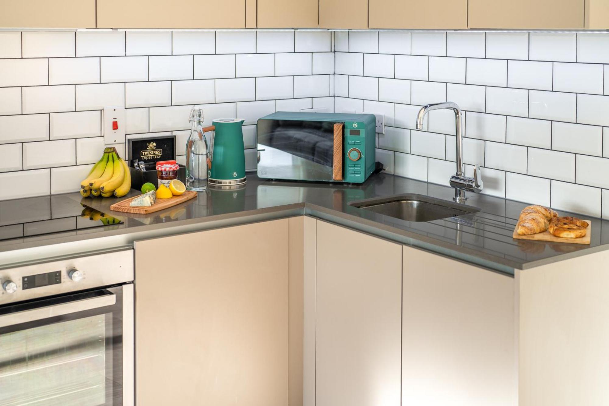 Luxury 1 Bedroom Serviced Apartment With Roof Terrace & Gym Stevenage Luaran gambar