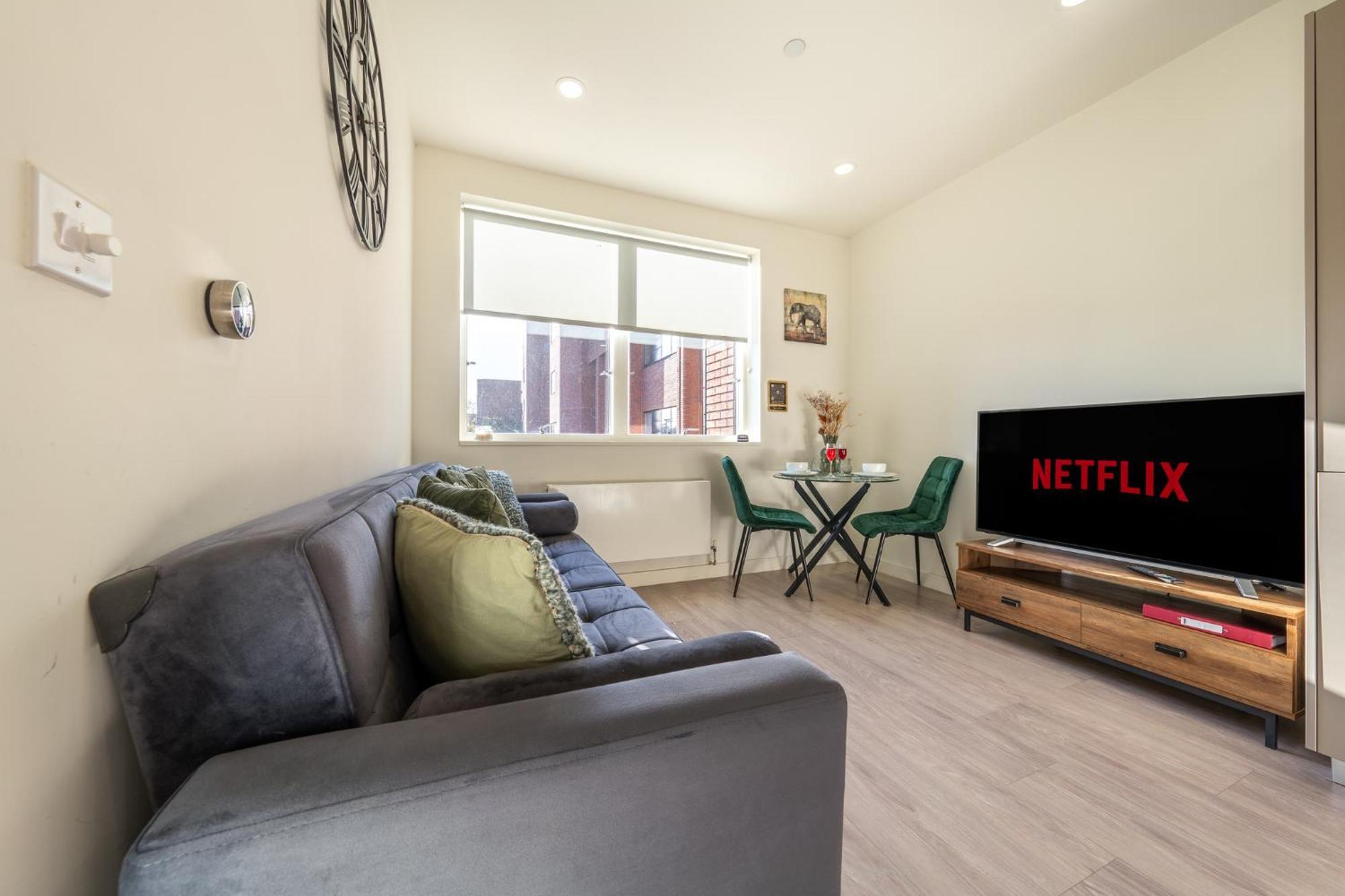 Luxury 1 Bedroom Serviced Apartment With Roof Terrace & Gym Stevenage Luaran gambar