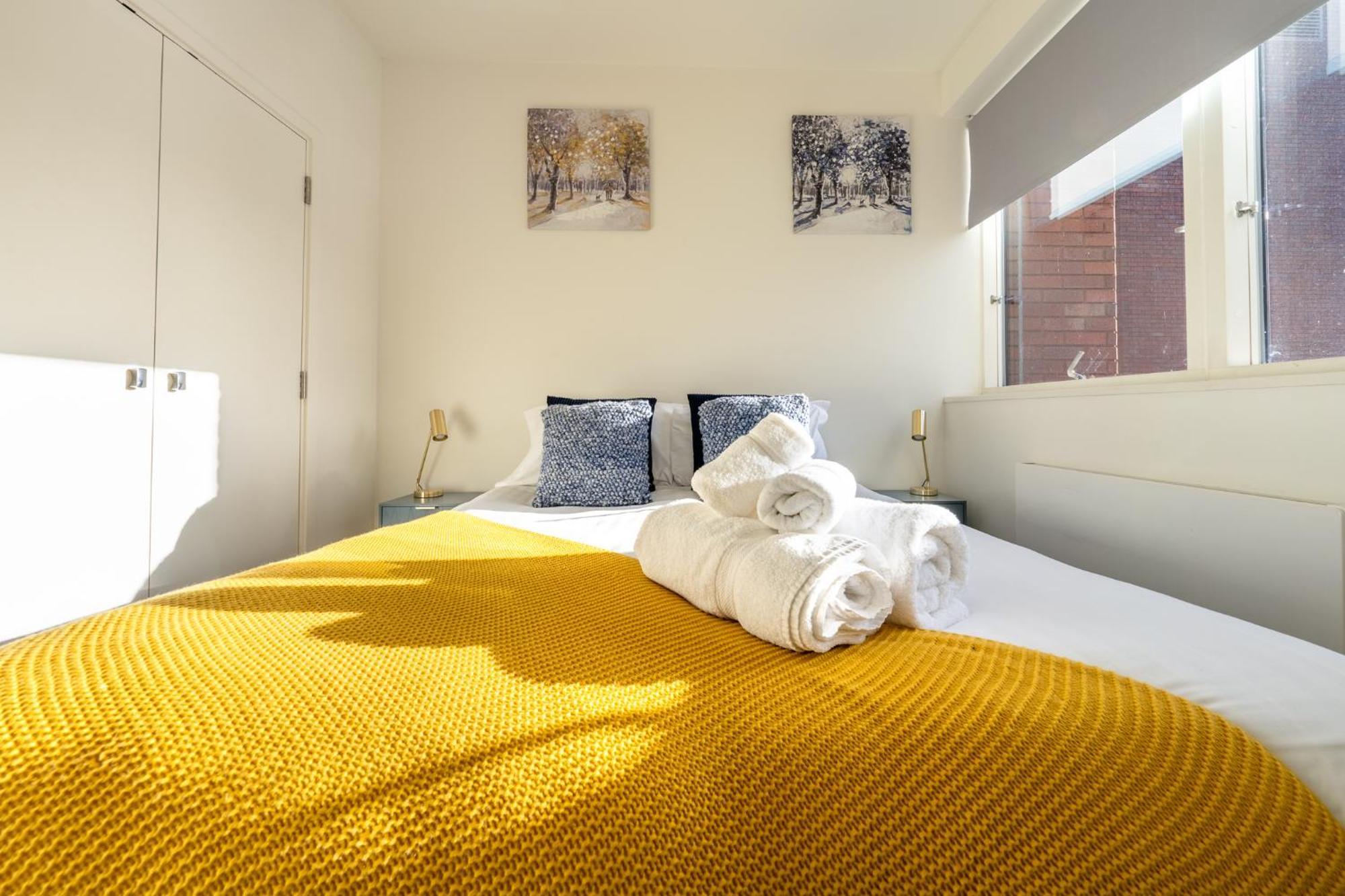 Luxury 1 Bedroom Serviced Apartment With Roof Terrace & Gym Stevenage Luaran gambar