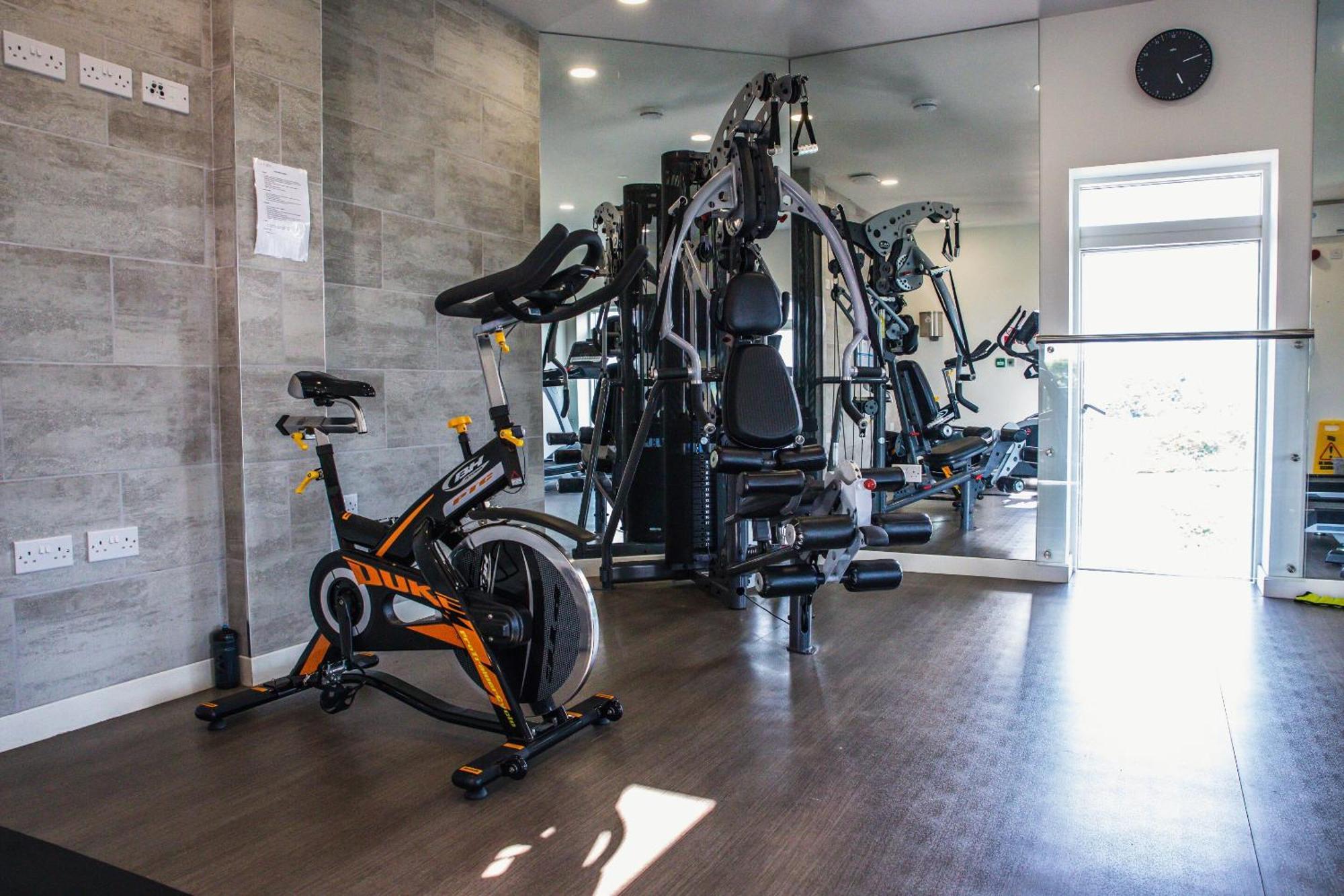 Luxury 1 Bedroom Serviced Apartment With Roof Terrace & Gym Stevenage Luaran gambar