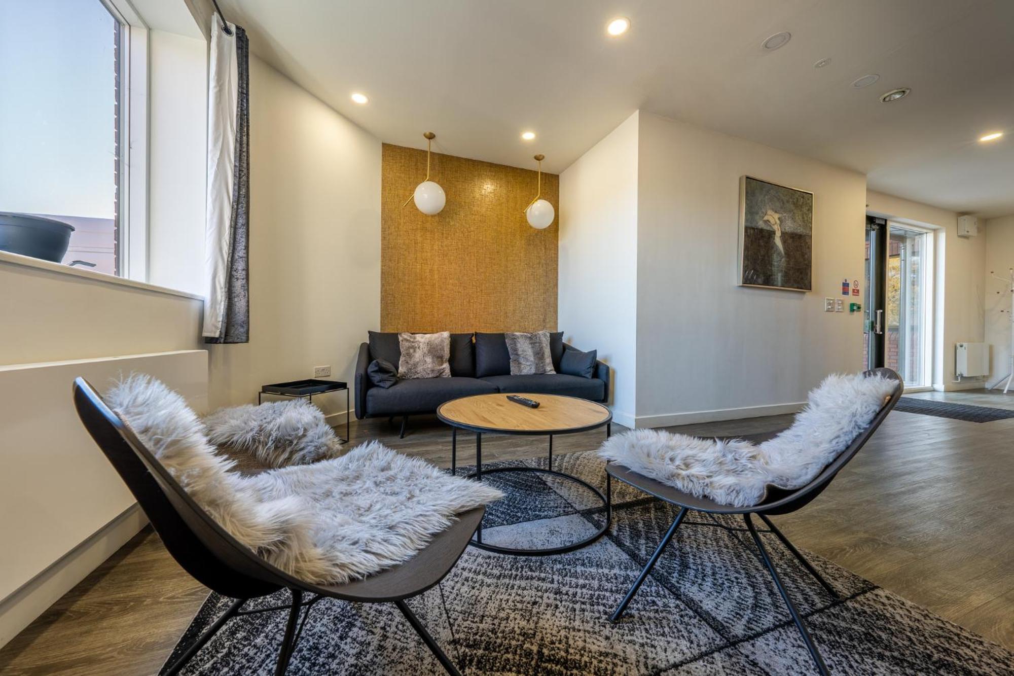 Luxury 1 Bedroom Serviced Apartment With Roof Terrace & Gym Stevenage Luaran gambar