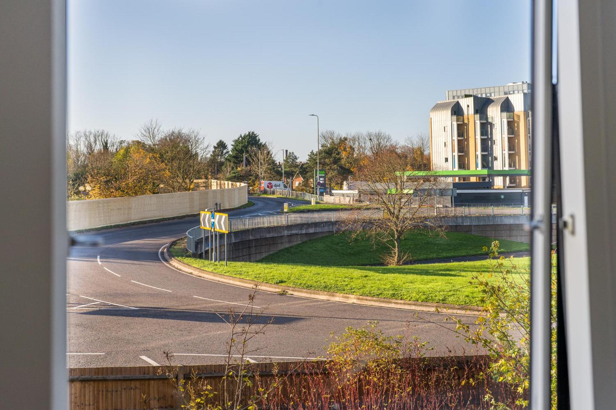 Luxury 1 Bedroom Serviced Apartment With Roof Terrace & Gym Stevenage Luaran gambar