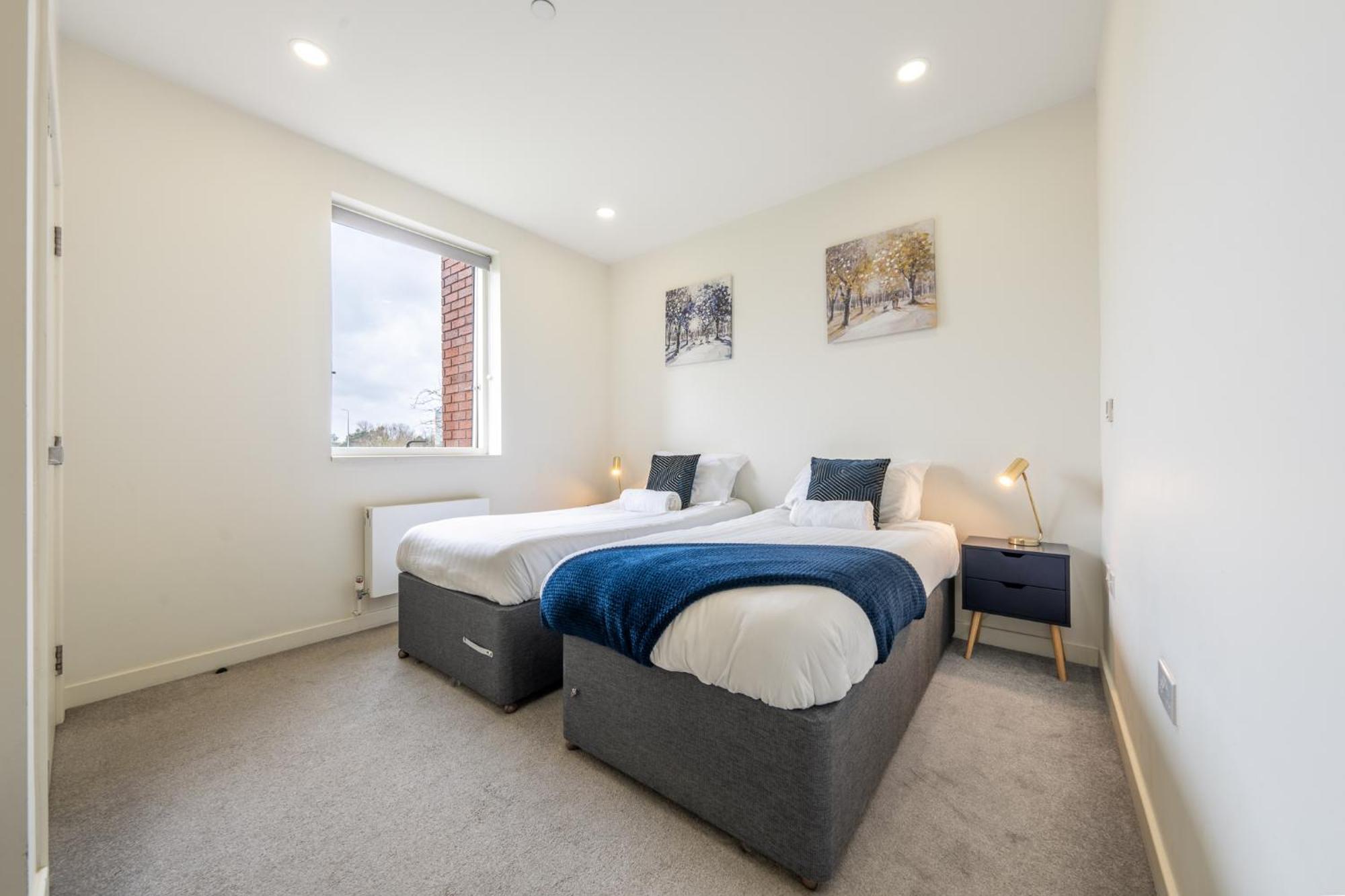 Luxury 1 Bedroom Serviced Apartment With Roof Terrace & Gym Stevenage Luaran gambar