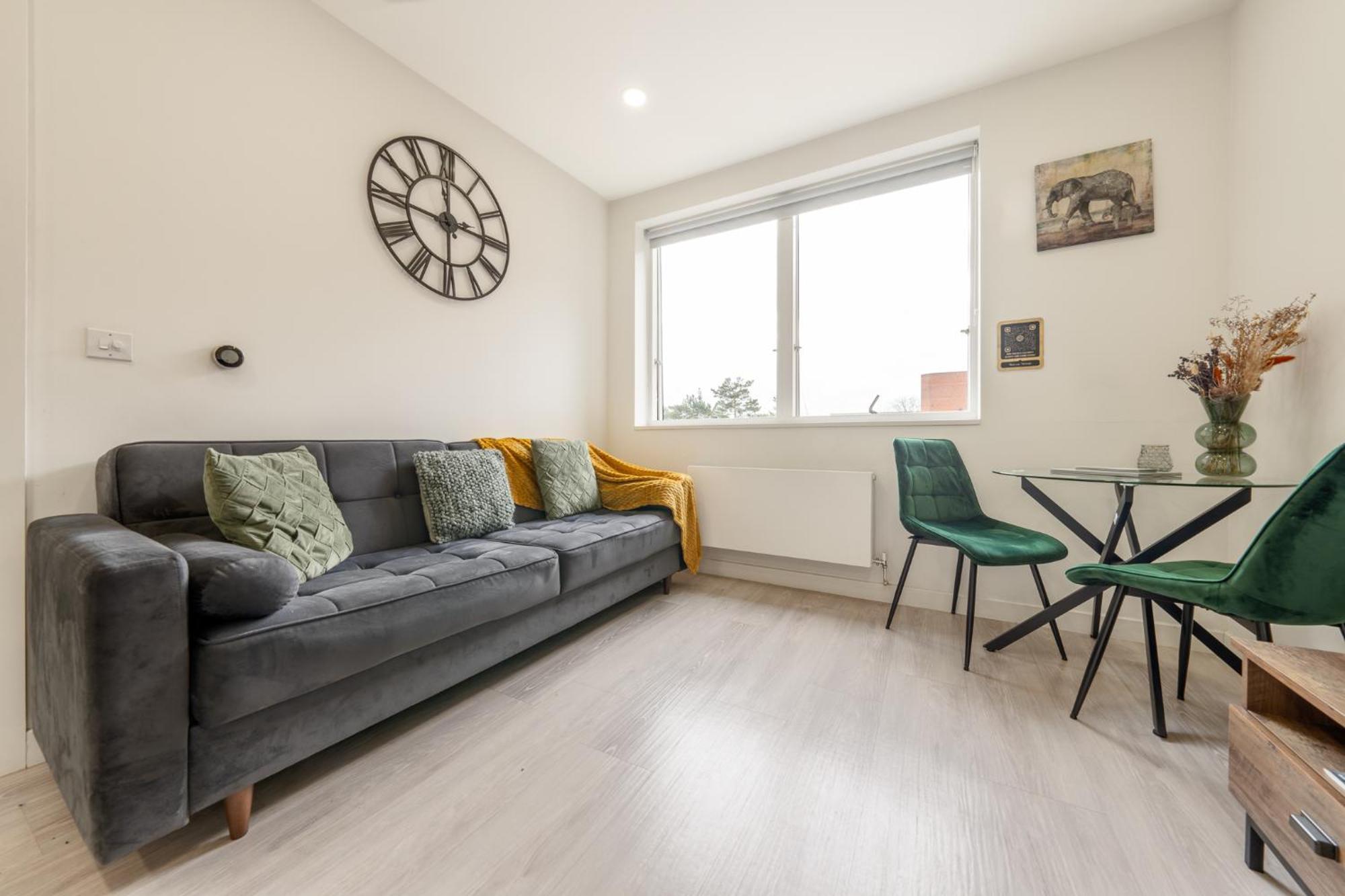 Luxury 1 Bedroom Serviced Apartment With Roof Terrace & Gym Stevenage Luaran gambar