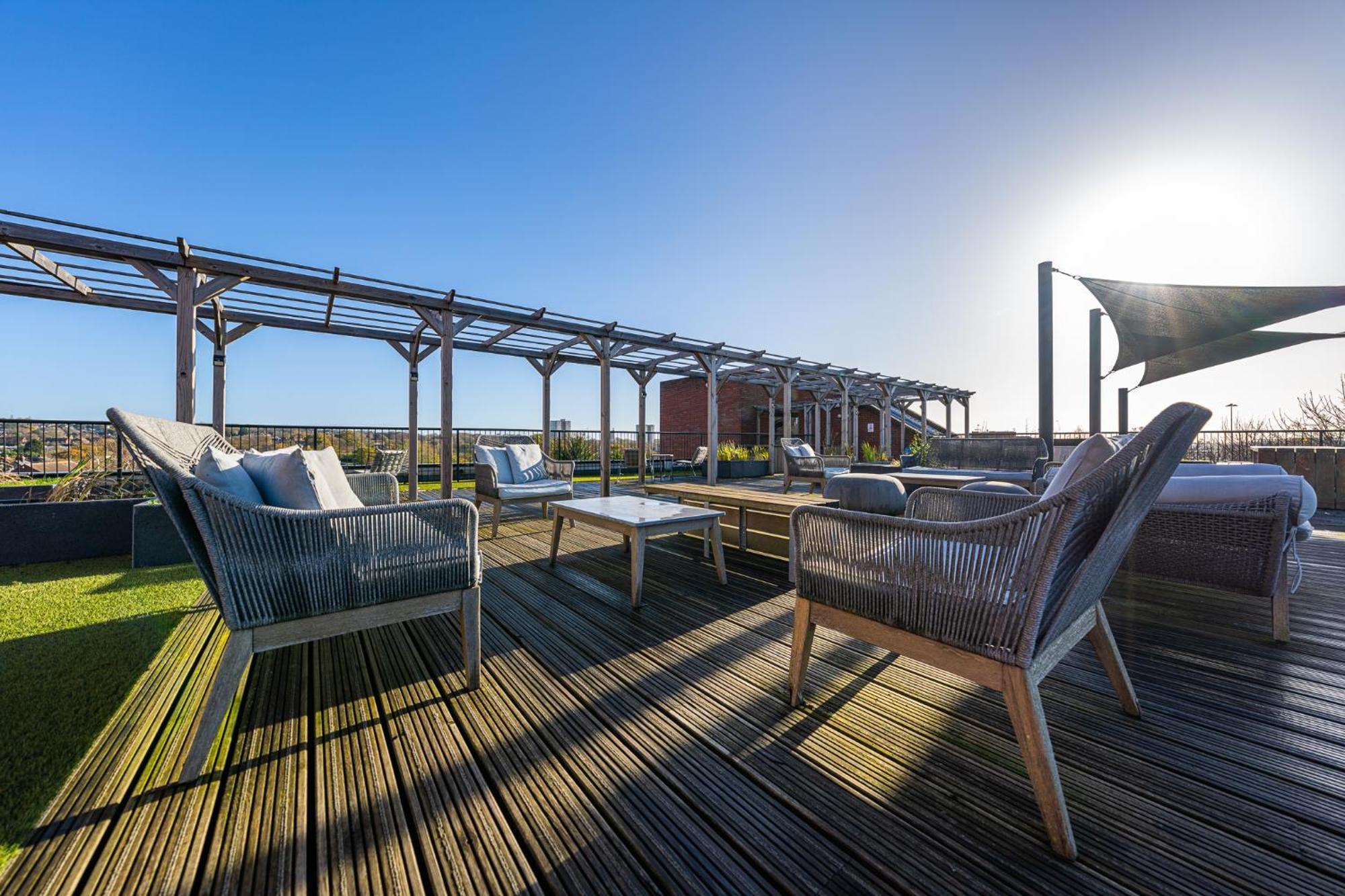 Luxury 1 Bedroom Serviced Apartment With Roof Terrace & Gym Stevenage Luaran gambar