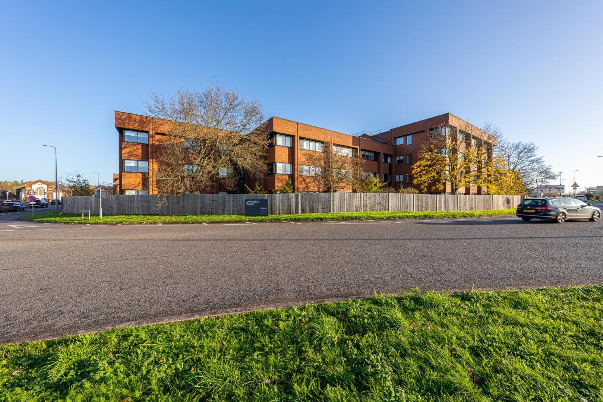 Luxury 1 Bedroom Serviced Apartment With Roof Terrace & Gym Stevenage Luaran gambar